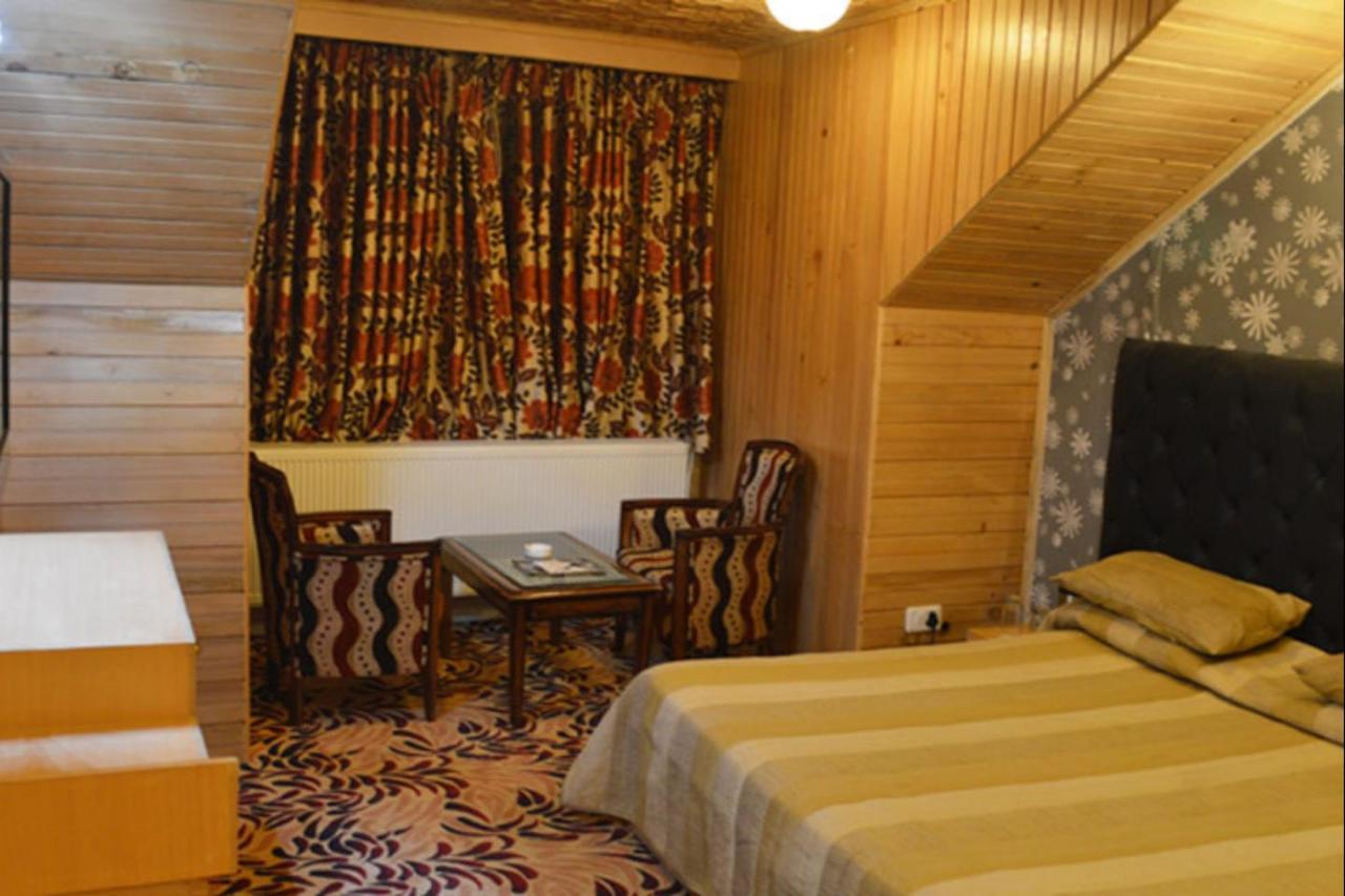 Hotel Hilltop Gulmarg JAMMU AND KASHMIR Esterno foto