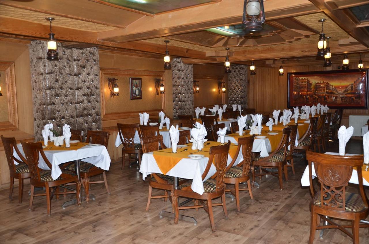 Hotel Hilltop Gulmarg JAMMU AND KASHMIR Esterno foto