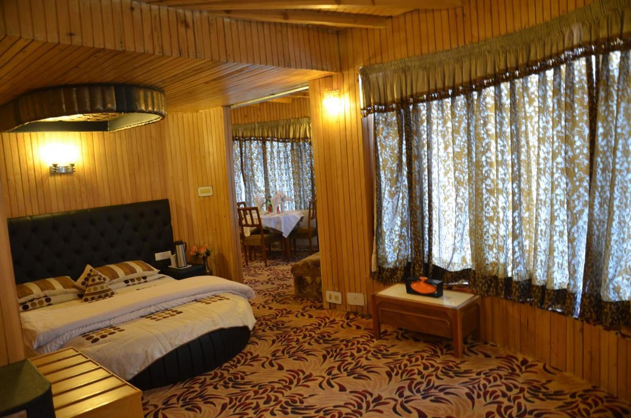 Hotel Hilltop Gulmarg JAMMU AND KASHMIR Esterno foto